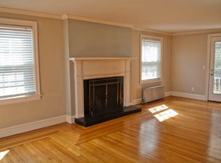 80 Robert Cir, Cranston, RI 02905