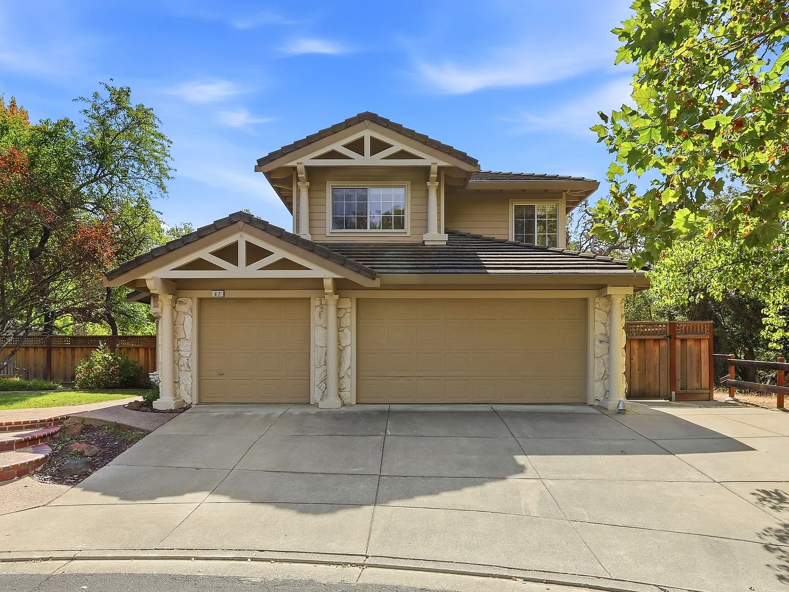 4 bed, 3237 sqft, $6,500 — Photo 1