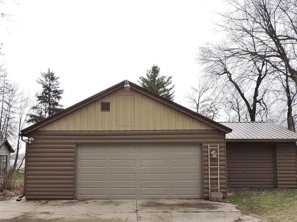 N2426 Linden Point Rd, Weyauwega, WI 54983