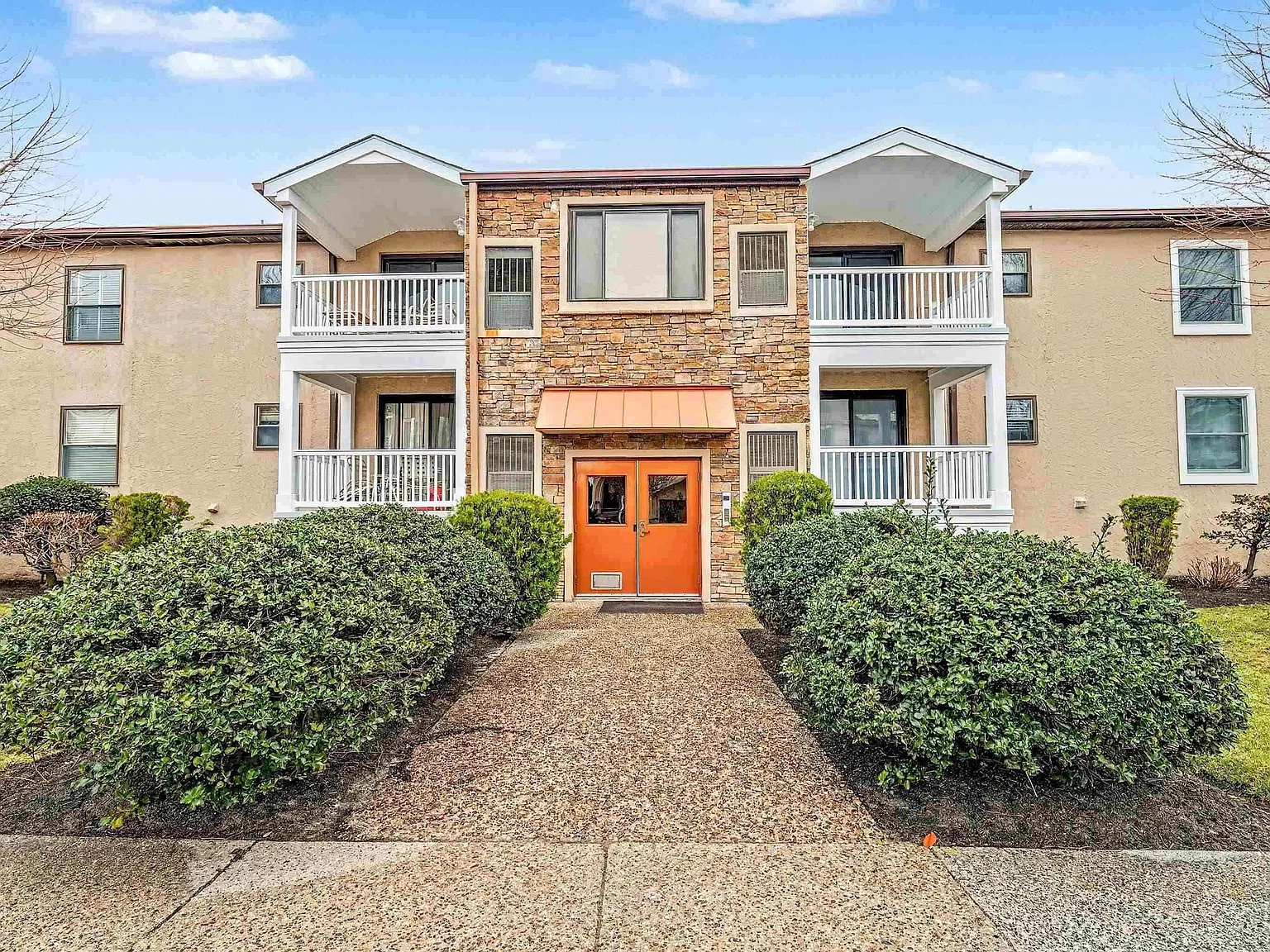 2 bed, 2.0 bath, $2,600 — Photo 1
