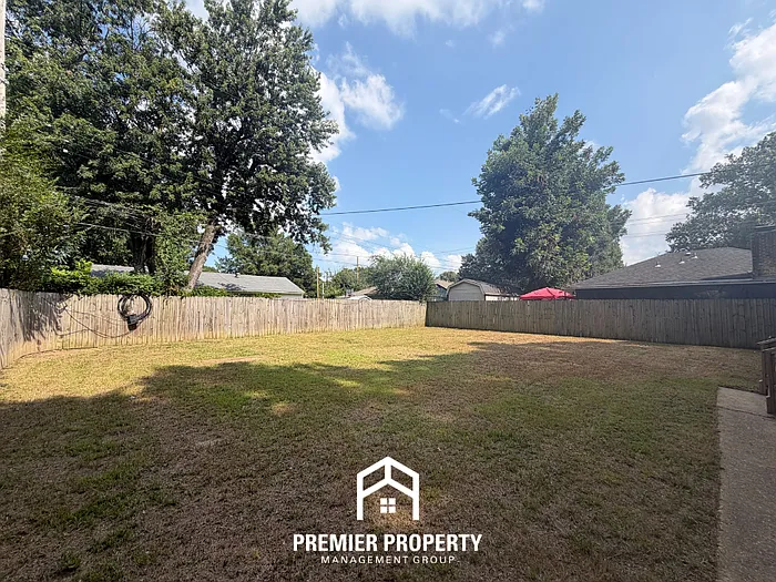 1802 Cornelia Ln — Photo 16