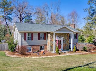 5230 Northview Dr, Hickory, NC 28601