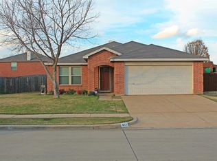 911 White Dove Dr, Arlington, TX 76017