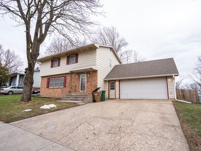 710 John Clinton Dr, Carlisle, IA, 50047