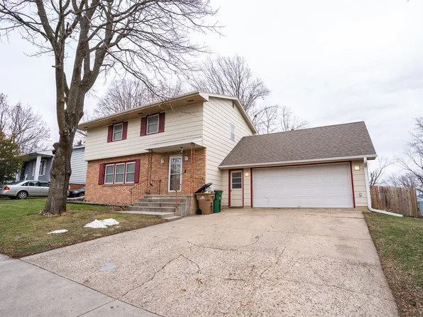 710 John Clinton Dr, Carlisle, IA 50047