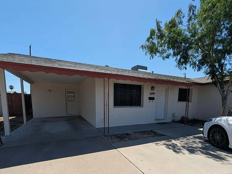 1711 S Hardy Dr — Photo 3