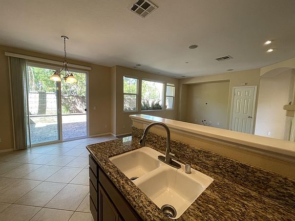 5th image of 2747 Matera Ln #2747