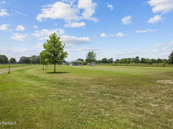 324 Riverbirch Rd, Opelousas, LA 70570