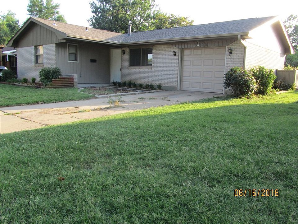 Front showing 2014 roof, new windows throughout, and more...