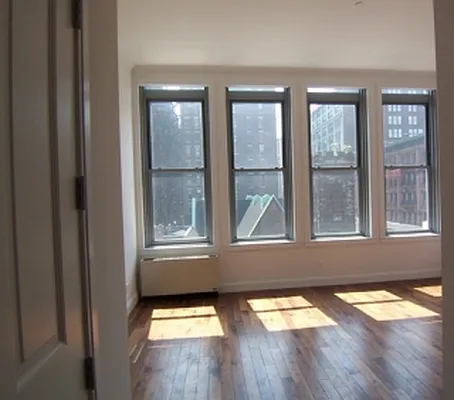 Rented by Fox Residential Group | media 8