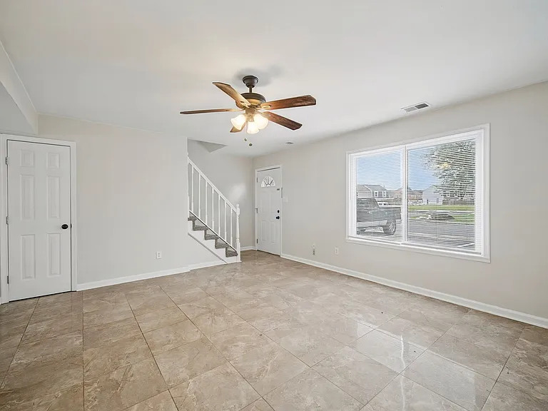 1216 Green Cedar Ln — Photo 7