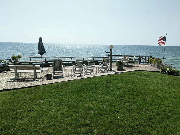 2421 Lakefront Dr — Photo 22