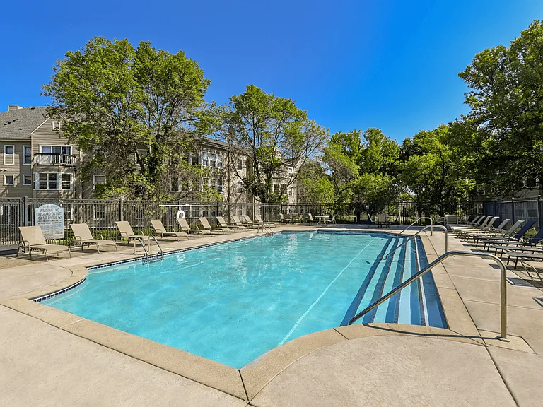 Claremont Apartments — Photo 25