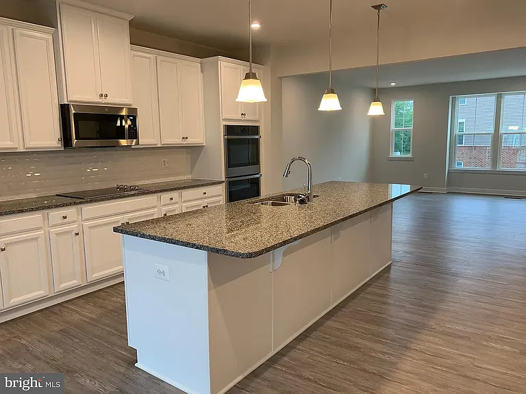Kitchen island/bar