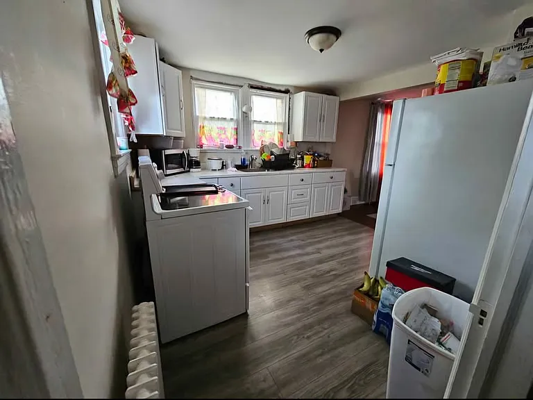 16 Henderson Rd — Photo 22