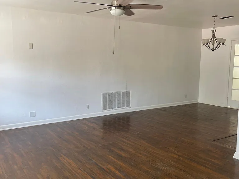 123 Haverhill Dr — Photo 3