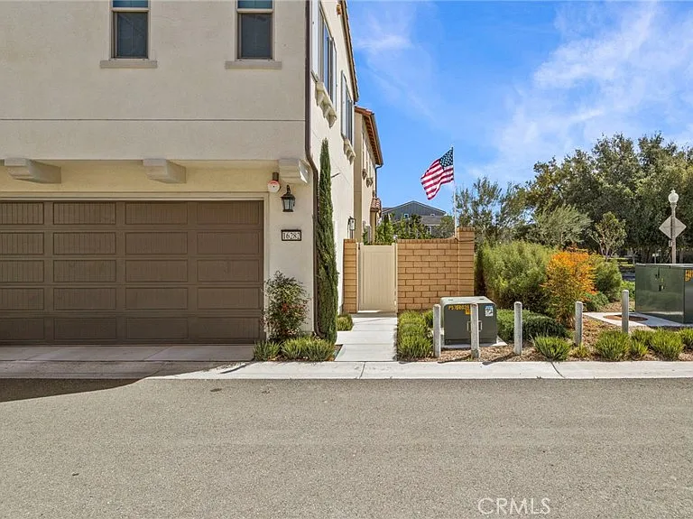16282 Meadowhouse Ave — Photo 32
