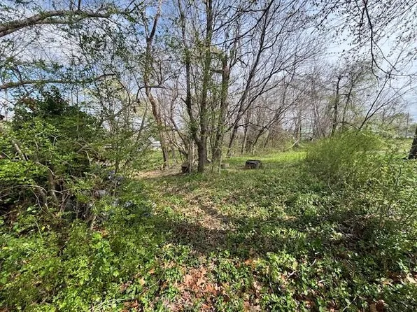 123 H C Mathis Dr, Greenville, KY 42345