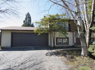 2421 Oakdale Ct, Aurora, IL 60504