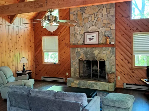 16 Owl Ln, Newland, NC 28657