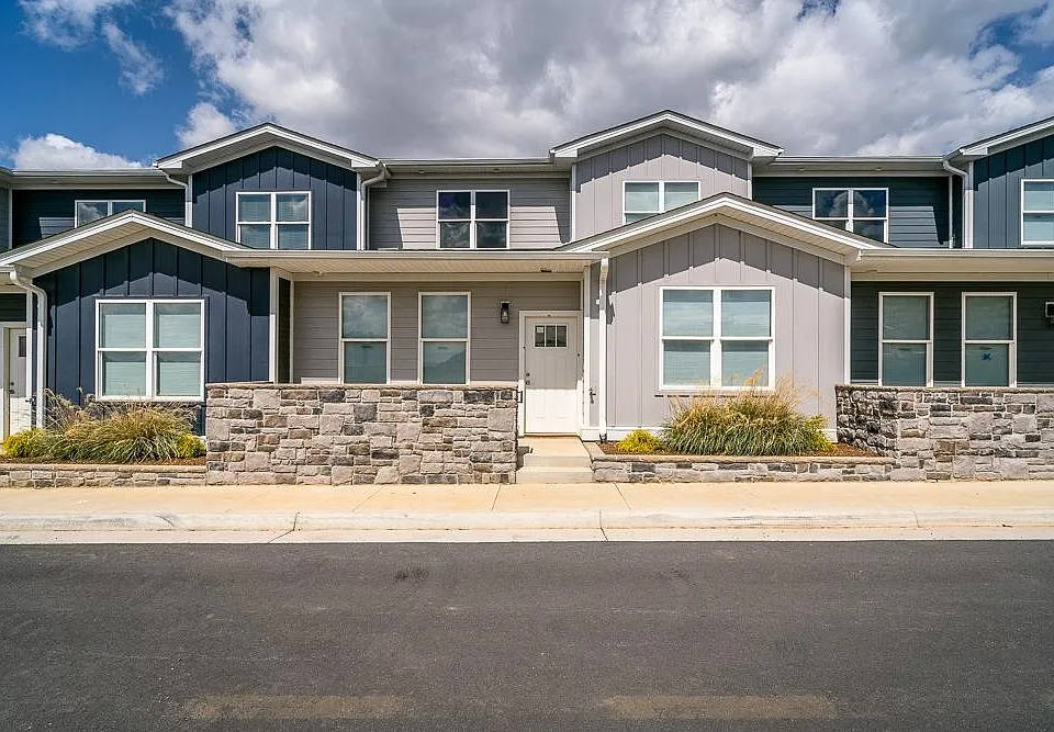 1524 Crownpoint Dr