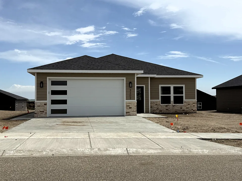 3202 28th Ave W