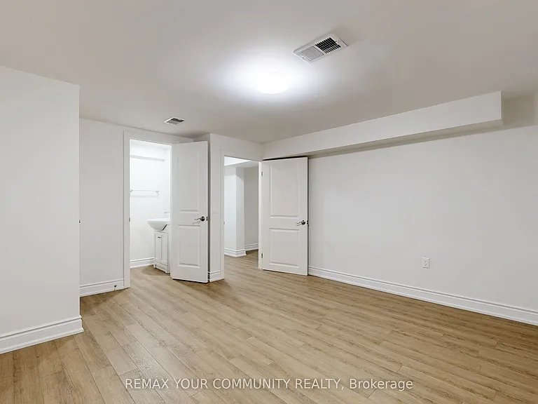 135 Searle Ave — Photo 33