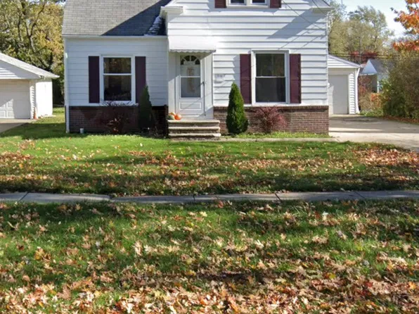 1567 Lander Rd, Mayfield Heights, OH 44124