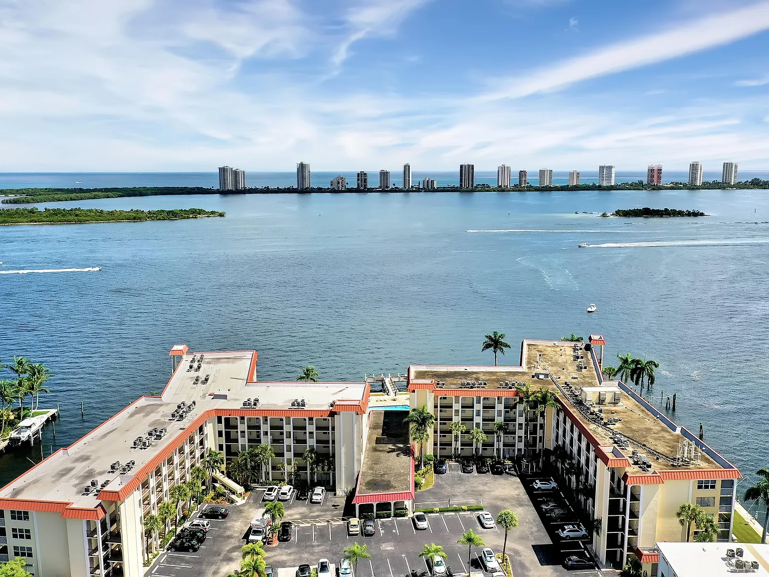 100 Paradise Harbour Blvd — Photo 4