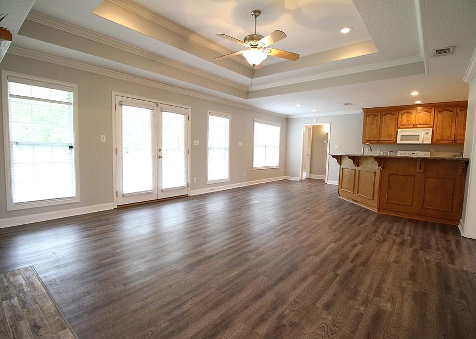 1st image of 2411 Muscogee Dr