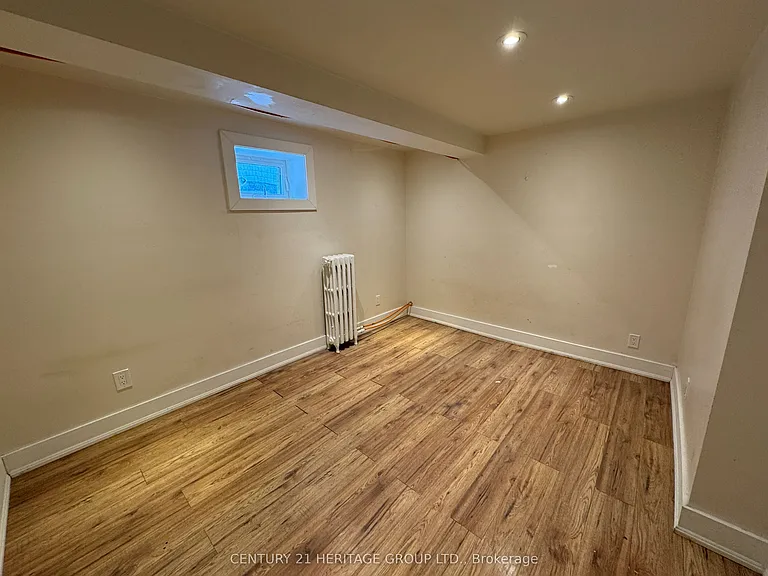 24 Hutton Ave — Photo 9