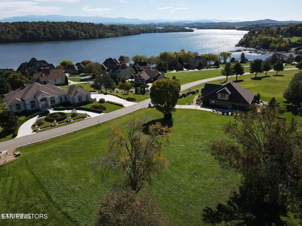 771 Rarity Bay Pkwy, Vonore, TN 37885