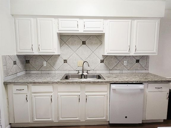 4th image of 7700 Creekbend Dr APT 98
