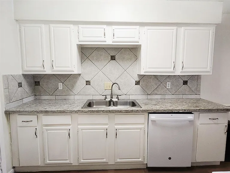 7700 Creekbend Dr #98 — Photo 5