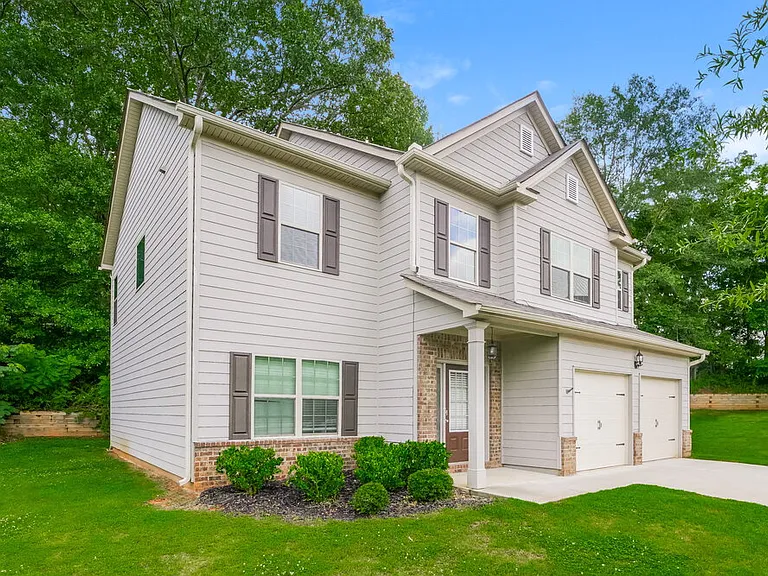 313 Kenmore Ct — Photo 4