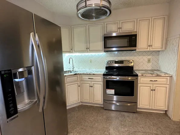 74 Canterbury Ct, Piscataway, NJ 08854