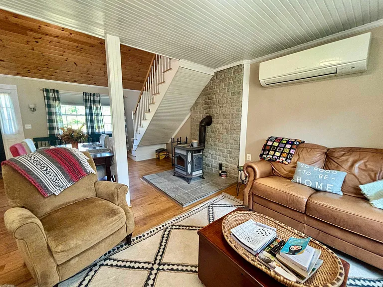 353 Forest Rd — Photo 16