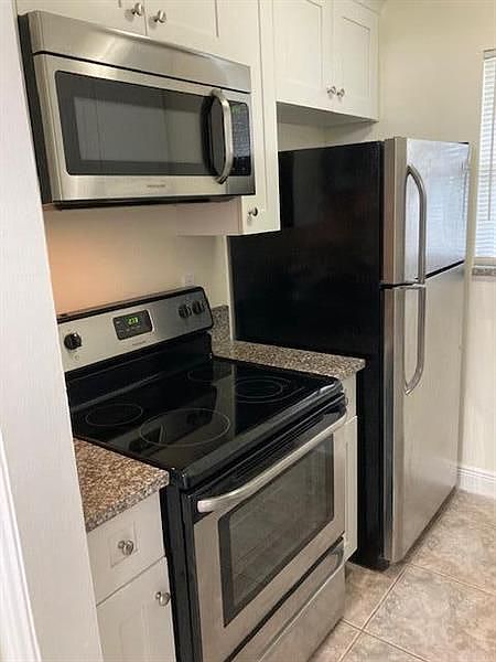1st image of 640 NE 6th Ct APT D
