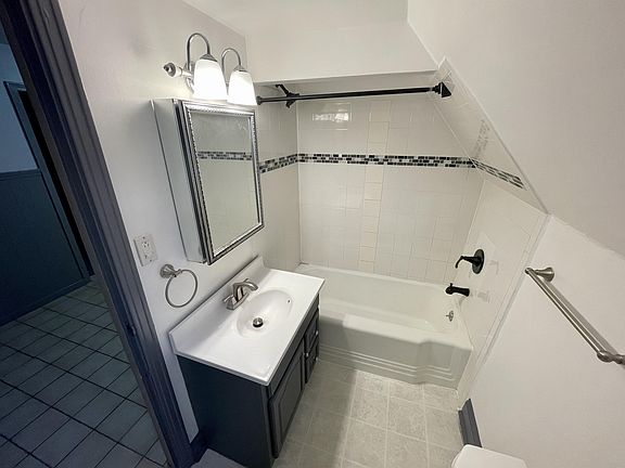 3rd image of 440 Prospect Ave #4