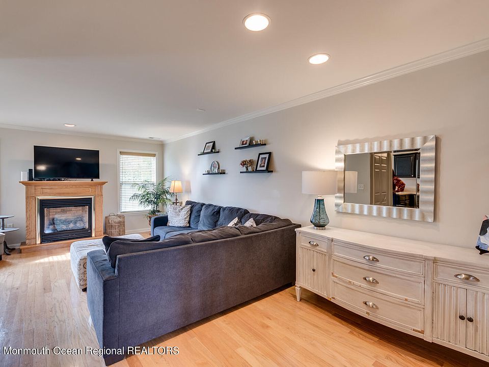 10 Hawthorne Drive, Tinton Falls, NJ 07753 Zillow