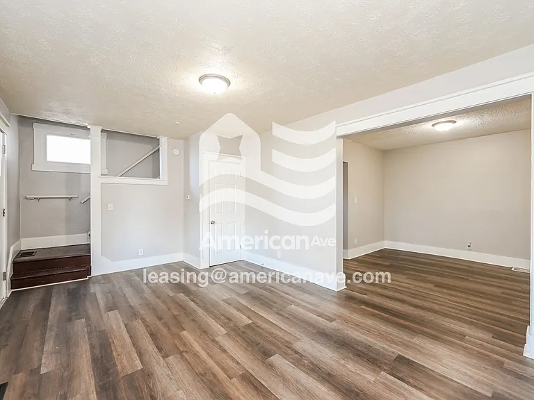 1441017_003_living_room_4.jpg