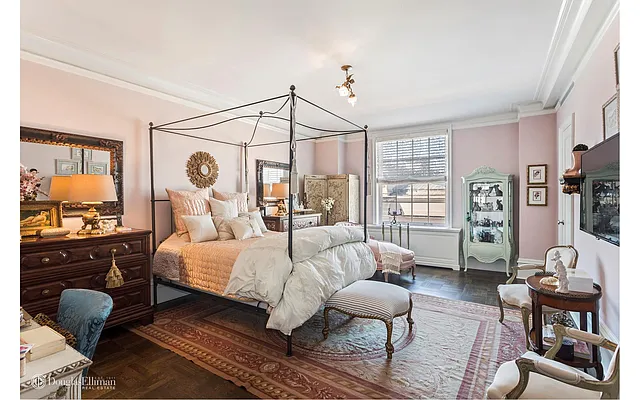 Sold by Douglas Elliman | media 8