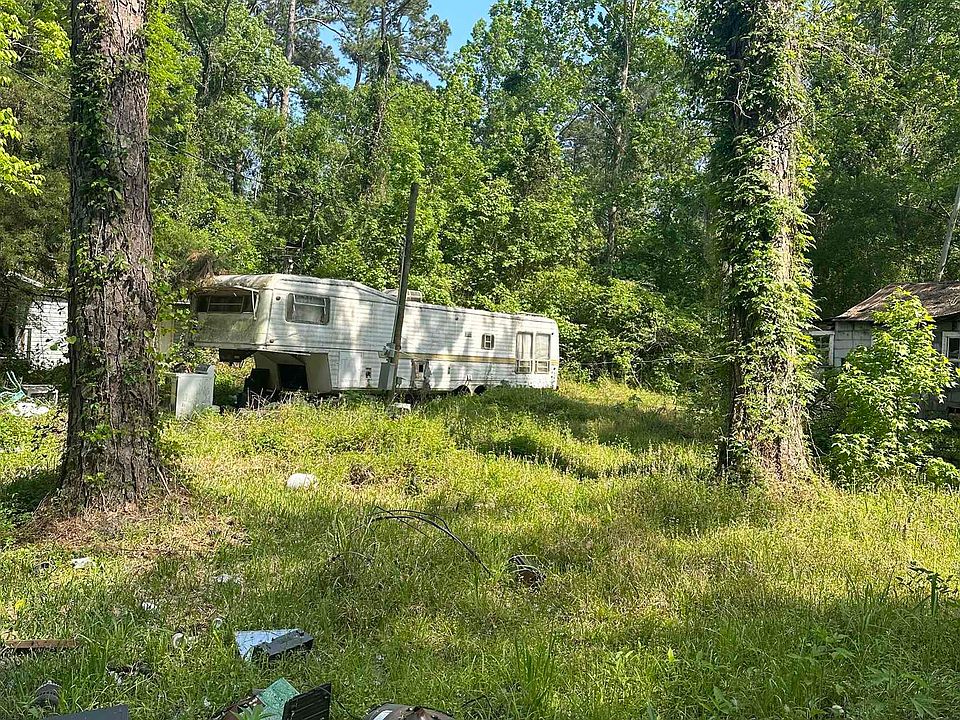 1st image of 375 SW Overton Dr