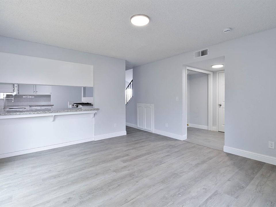 10th image of 2244 N Prospect Ave