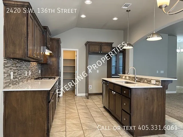 2420 SW 136th St — Photo 9