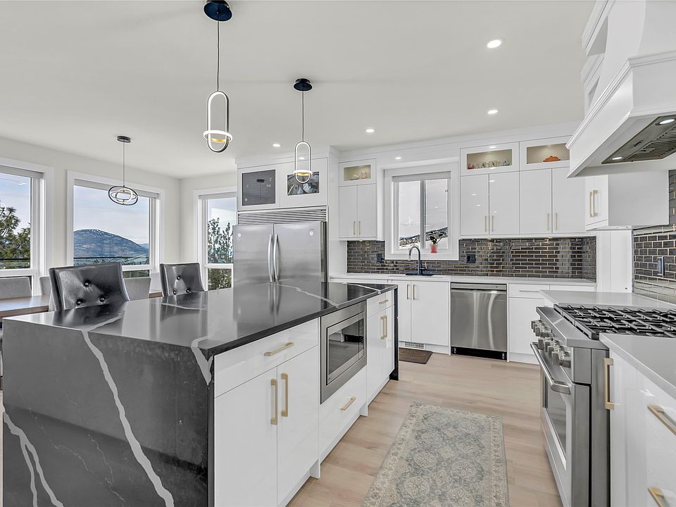 1st image of 2719 Hawthorn Dr