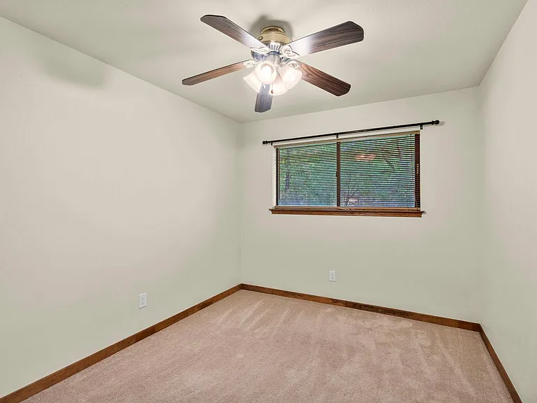 17406 Bobcat Trl — Photo 20