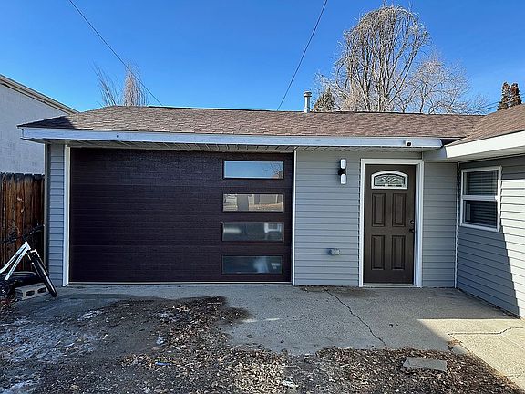 12ft x7ft3in garage.