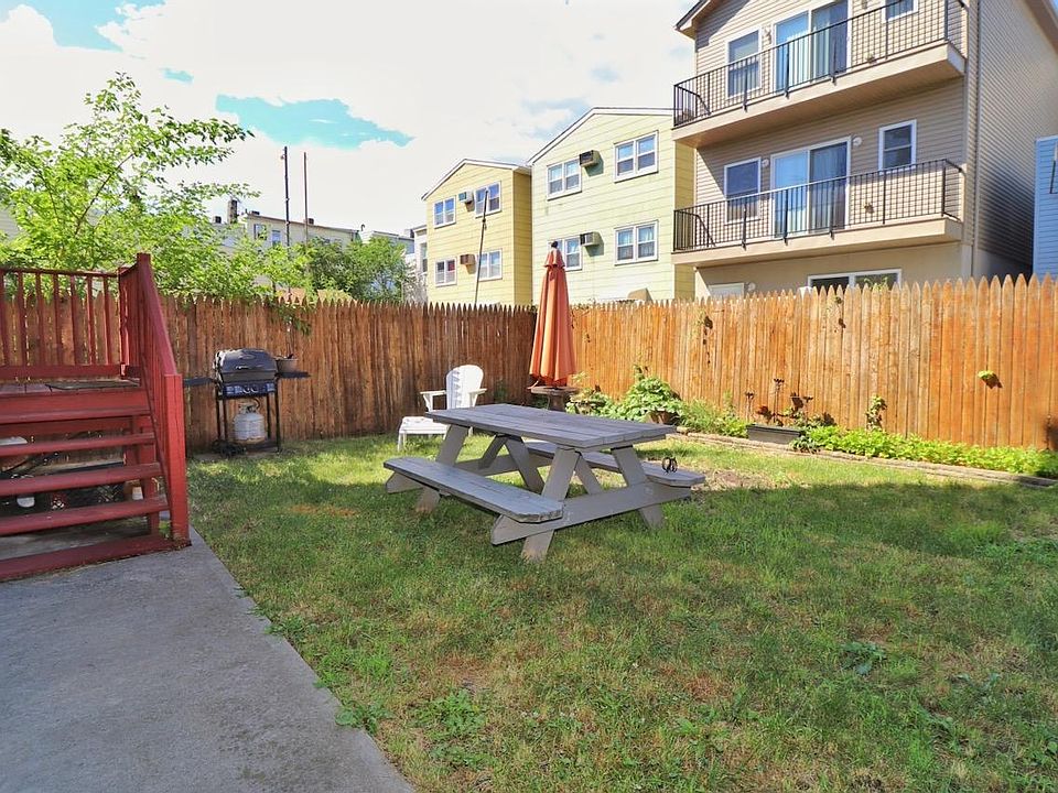Backyard (1/2)