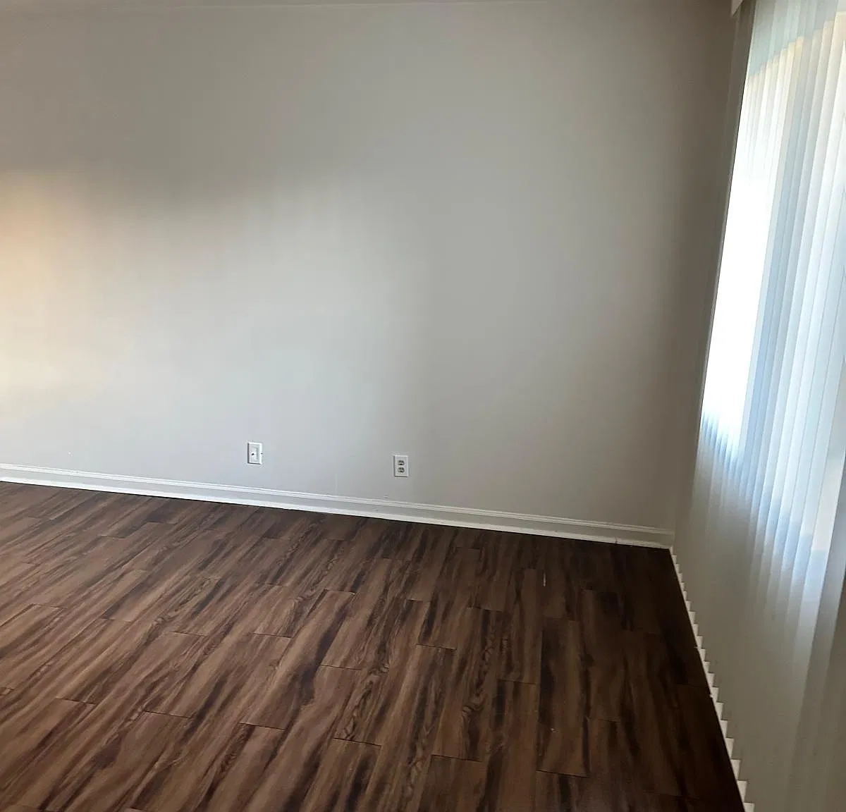 2 bed, 1000 sqft, $1,345 — Photo 2